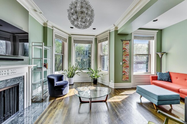 Foto del edificio - 734 W Briar Pl