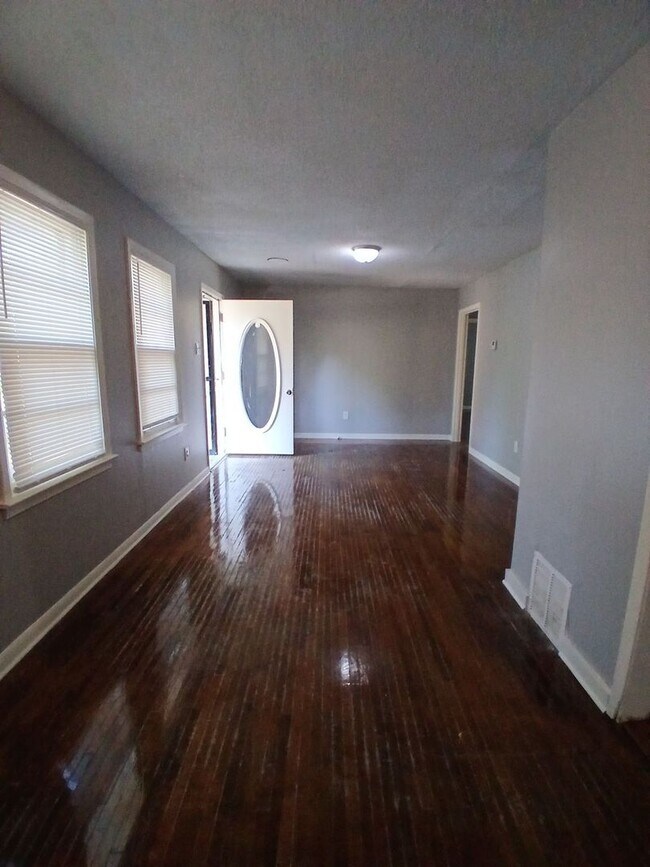 Building Photo - Spacious 4 Bedroom 2 Bath | Raleigh - Open...