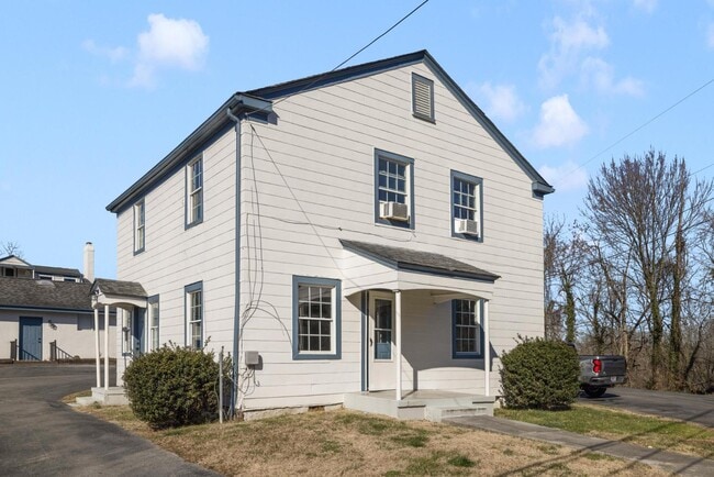 Building Photo - 3800 Memorial Blvd