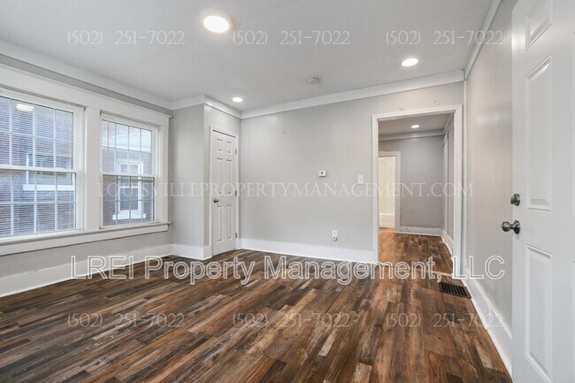 Foto del edificio - 4528 W Broadway