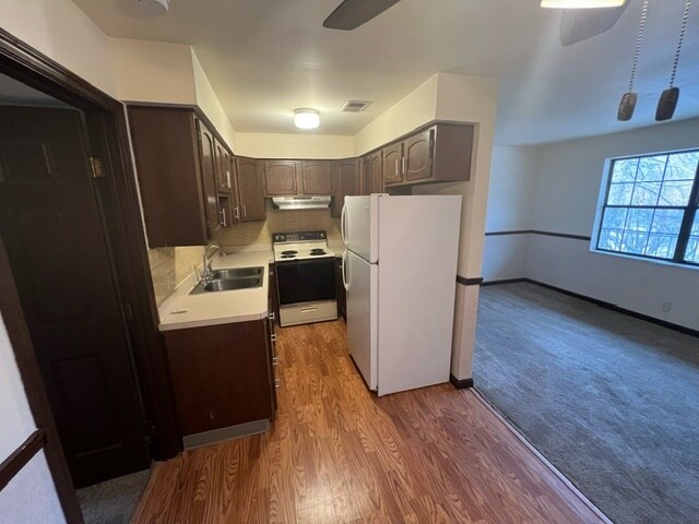 Foto del edificio - 1616 Speaker Rd