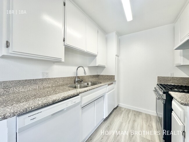 Foto del edificio - 11005 Hartsook St North Hollywood, CA 91601