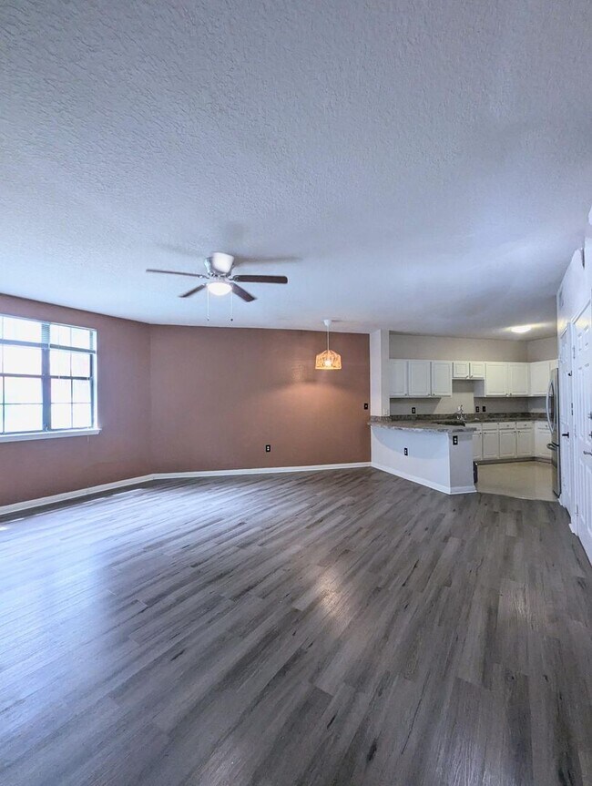 Building Photo - Must see! First floor, updates throughout!...
