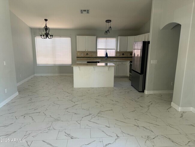 Foto del edificio - 2221 E Union Hills Dr