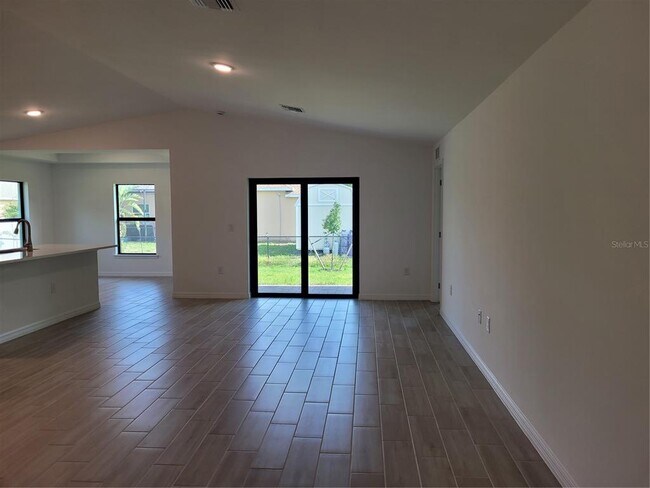 Foto del edificio - 11383 Baggot Ave