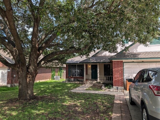 Foto del edificio - 8007 Forbsdale Dr