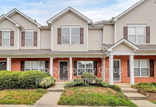 Building Photo - 3055 Golden Dale Ln