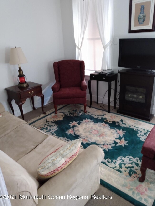 Building Photo - 35 1/2 Olin St