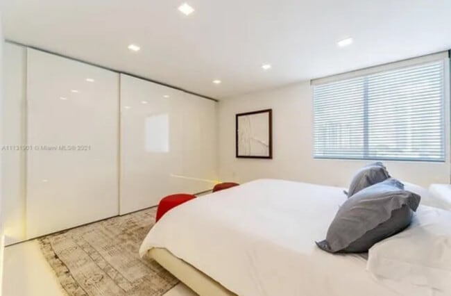Foto del edificio - 1658 Bay Rd