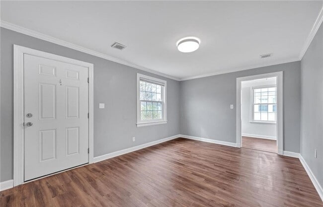 Building Photo - BEACONSDALE