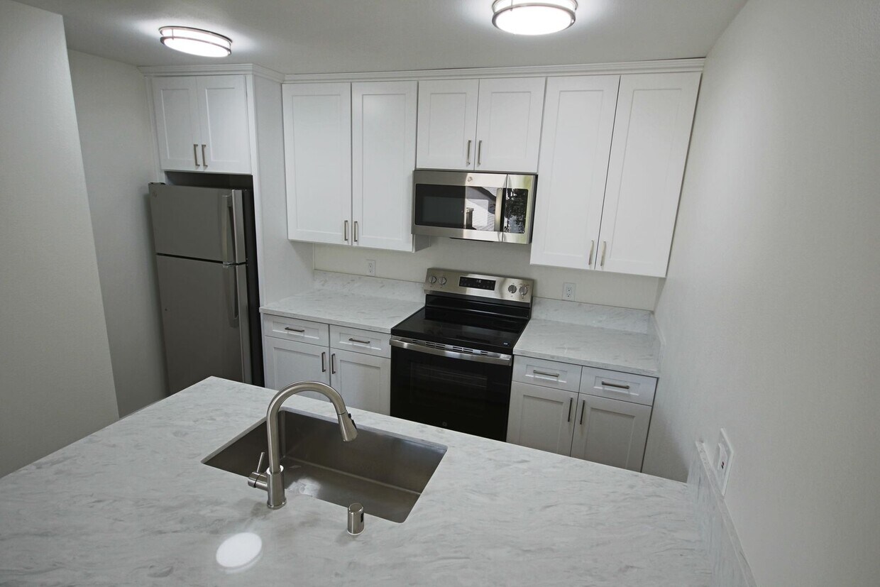 Foto principal - La Jolla 2 Bedroom 2 Bath walking distance...