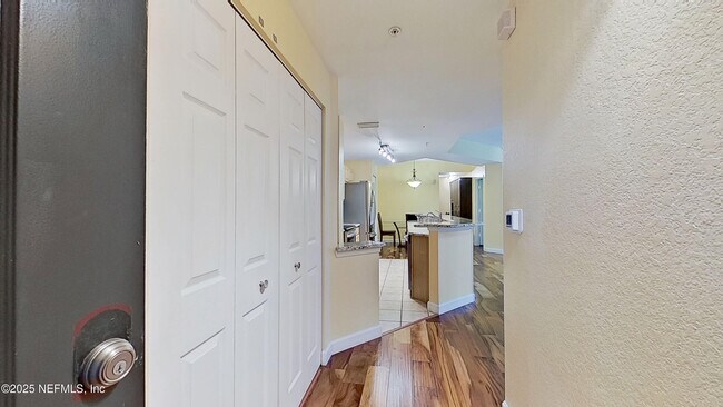 Building Photo - 440 S Villa San Marco Dr