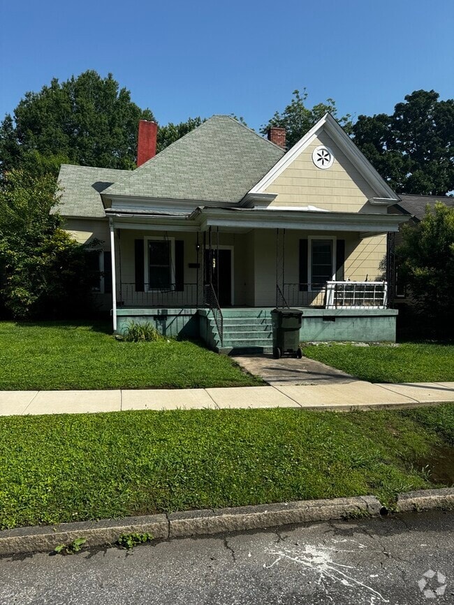 Building Photo - 304 S Carolina Ave