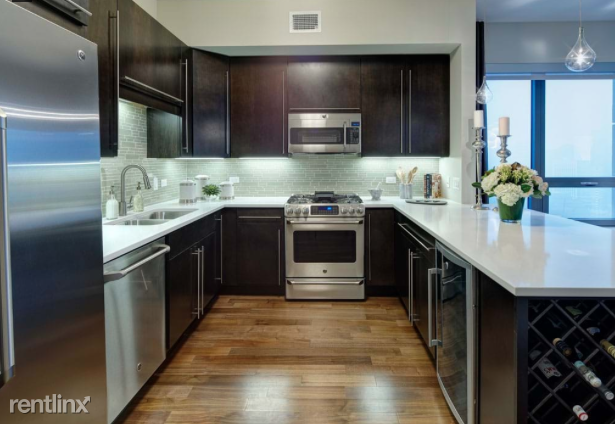 Foto principal - 2 br, 1 bath Apartment - 436 N Clark St 1912