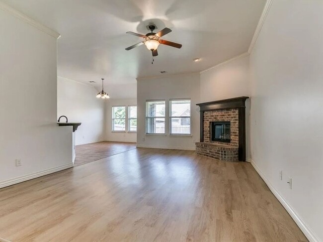 Building Photo - Spacious 4 Bed 2 Bath + Bonus Room In Edmond
