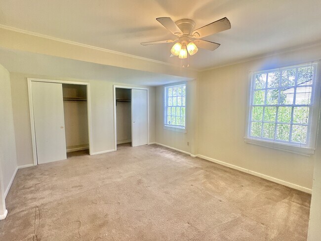 Building Photo - 1604 Garland Pl