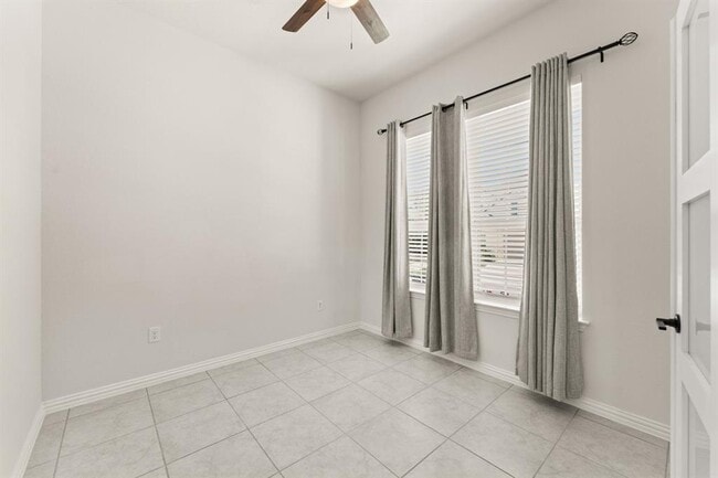 Building Photo - 12710 Bloomington Dr
