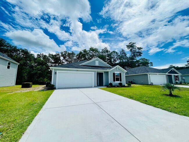 Foto del edificio - Gorgeous 4bed/3bath home w/ Fenced Yard in...