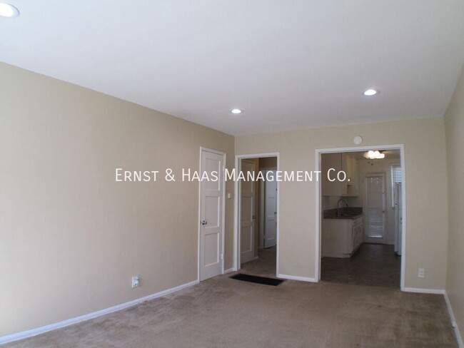 Building Photo - Lovely 1 Bedroom Apartment in Prime Bixby ...