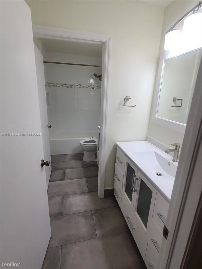 Foto del edificio - 4 br, 2.5 bath House - 15766 SW 74th St Fl...