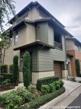 Building Photo - 12377 Hollyhock Dr