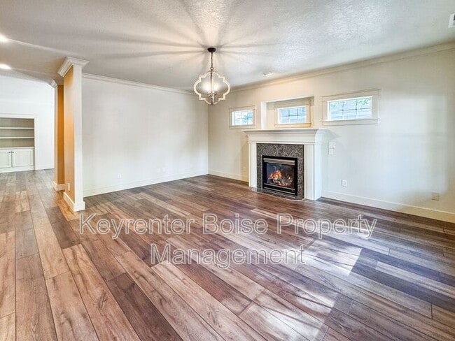 Foto del edificio - 998 E Shadow Creek Ln