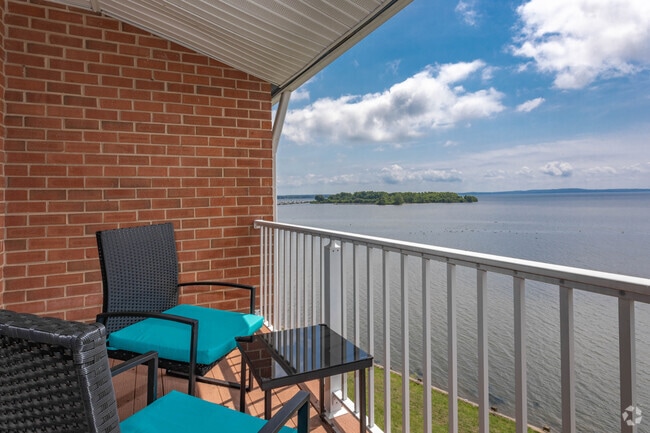 2 BD, 1 BT - Cove