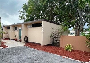 Building Photo - 15012 Royal Palm Ave