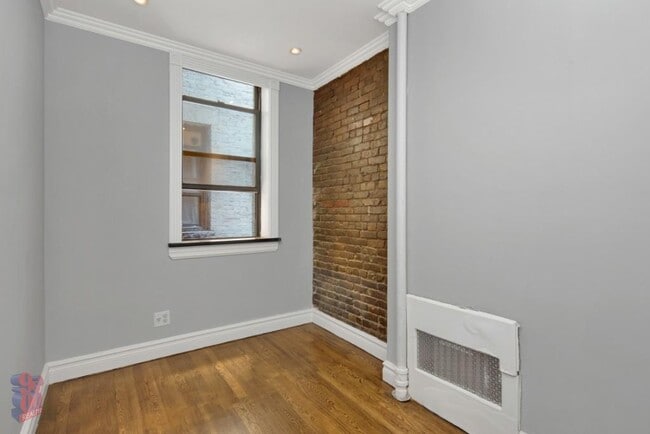 Building Photo - 221 E 23rd St