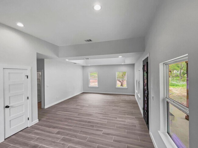 Foto del edificio - Move in Ready Canyon Lake