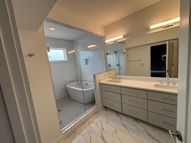 Foto del edificio - 908 Southside Pl