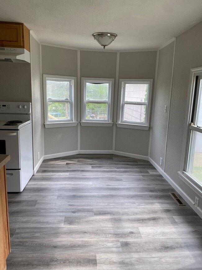 Foto del edificio - Cute house with a nice fenced yard