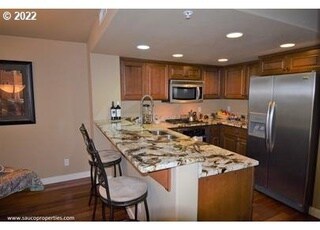 Foto del edificio - 6237 NE Carillion Dr