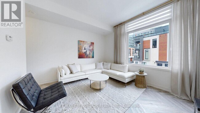 Photo du bâtiment - 15 David Eyer Rd