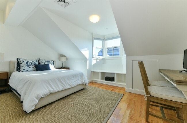 Building Photo - 643 Tremont St