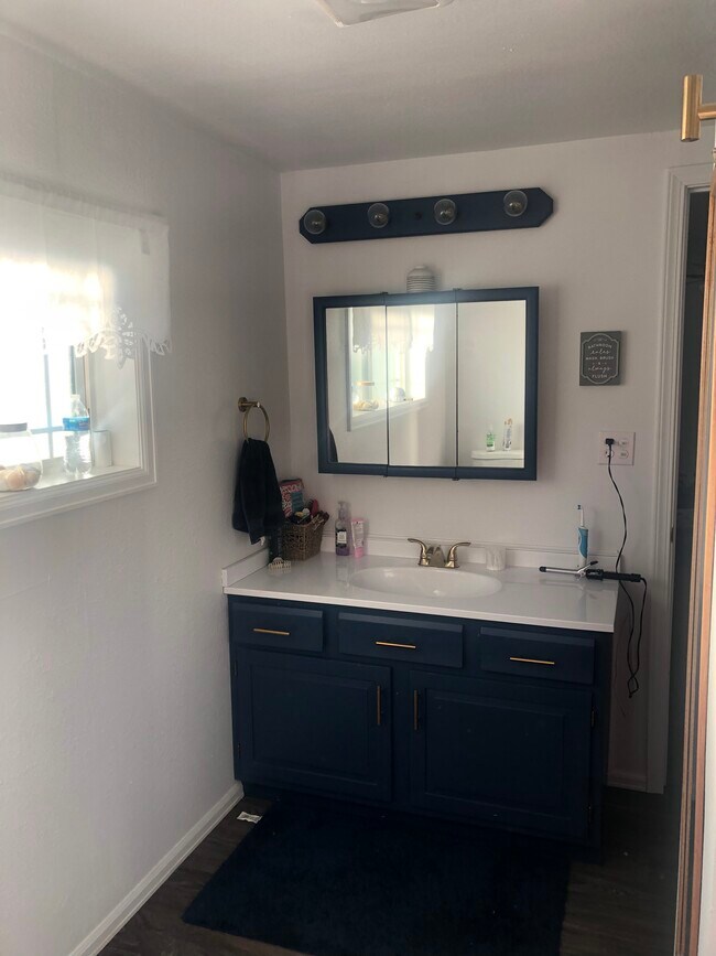 Foto del edificio - 1529 Poplar Ave