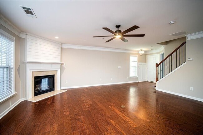Building Photo - 265 Balaban Cir