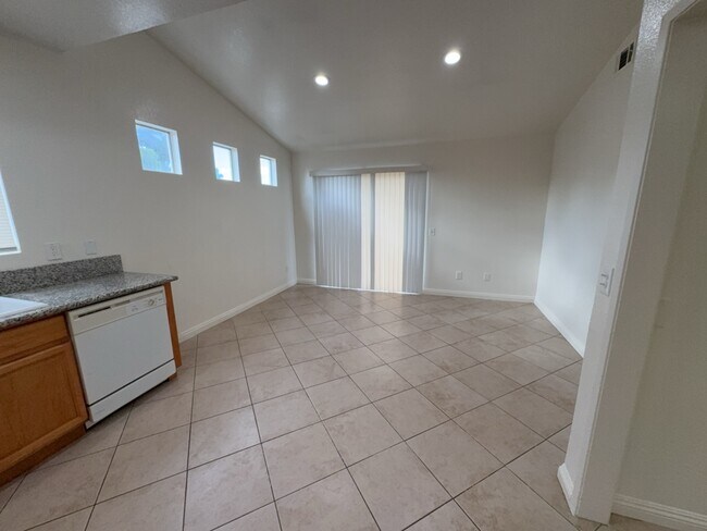 Foto del edificio - 13654 Opal Cir