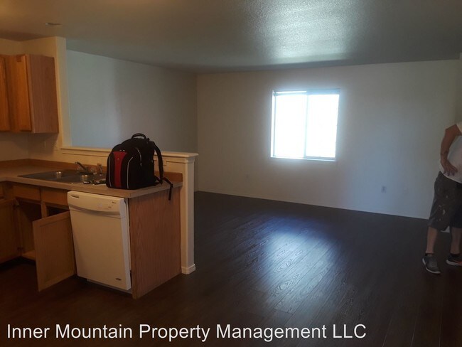 Foto del edificio - 2597 NW Cedar Ave