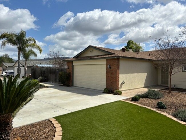 Building Photo - 13217 Lakeview Granada Dr