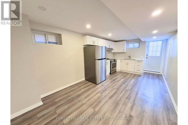 Photo du bâtiment - 136 Esther Crescent