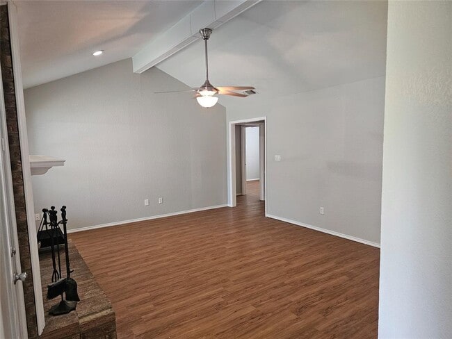 Building Photo - 302 Burning Tree Dr