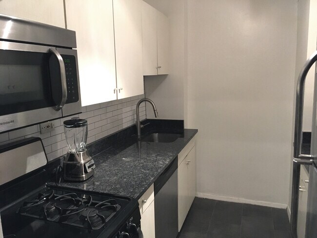 Kitchen - 372 Central Park West