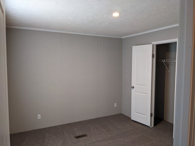 Building Photo - 14566 Red Bud Trail N