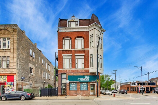 Building Photo - 1700 W Cermak Rd