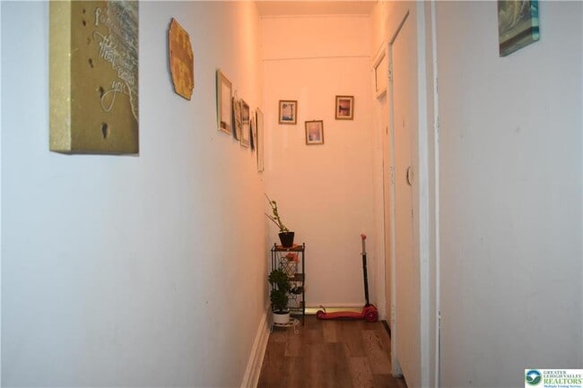 Foto del edificio - 102 N 2nd St