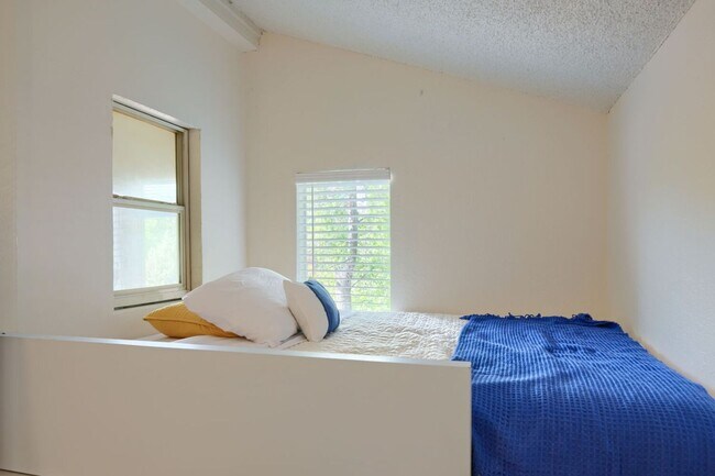 Foto del edificio - 4814 Misty Slope Ln