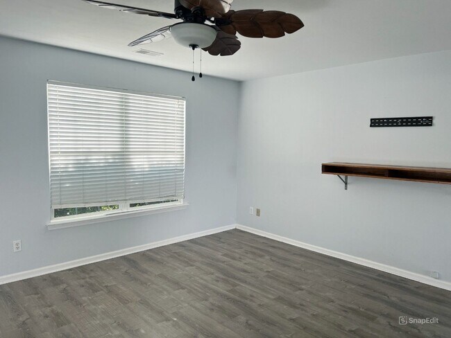 Foto del edificio - 140 Wigmore Ln