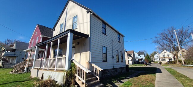 Building Photo - 2804 Delmar Ave