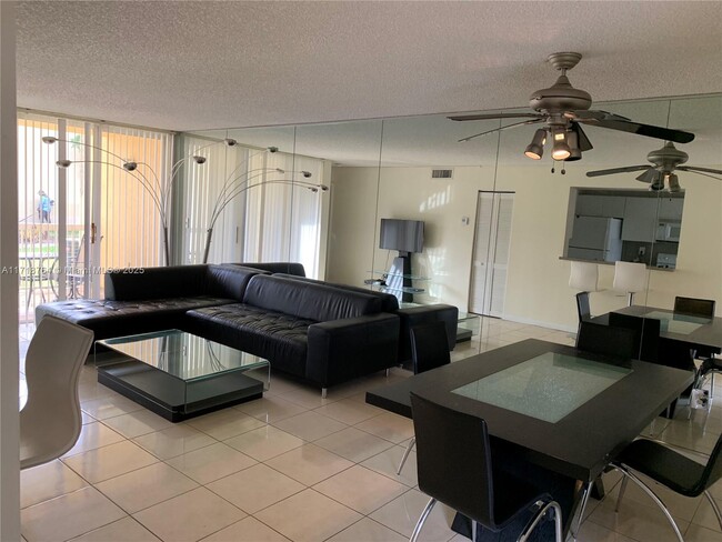 Foto del edificio - 4647 NW 97th Pl